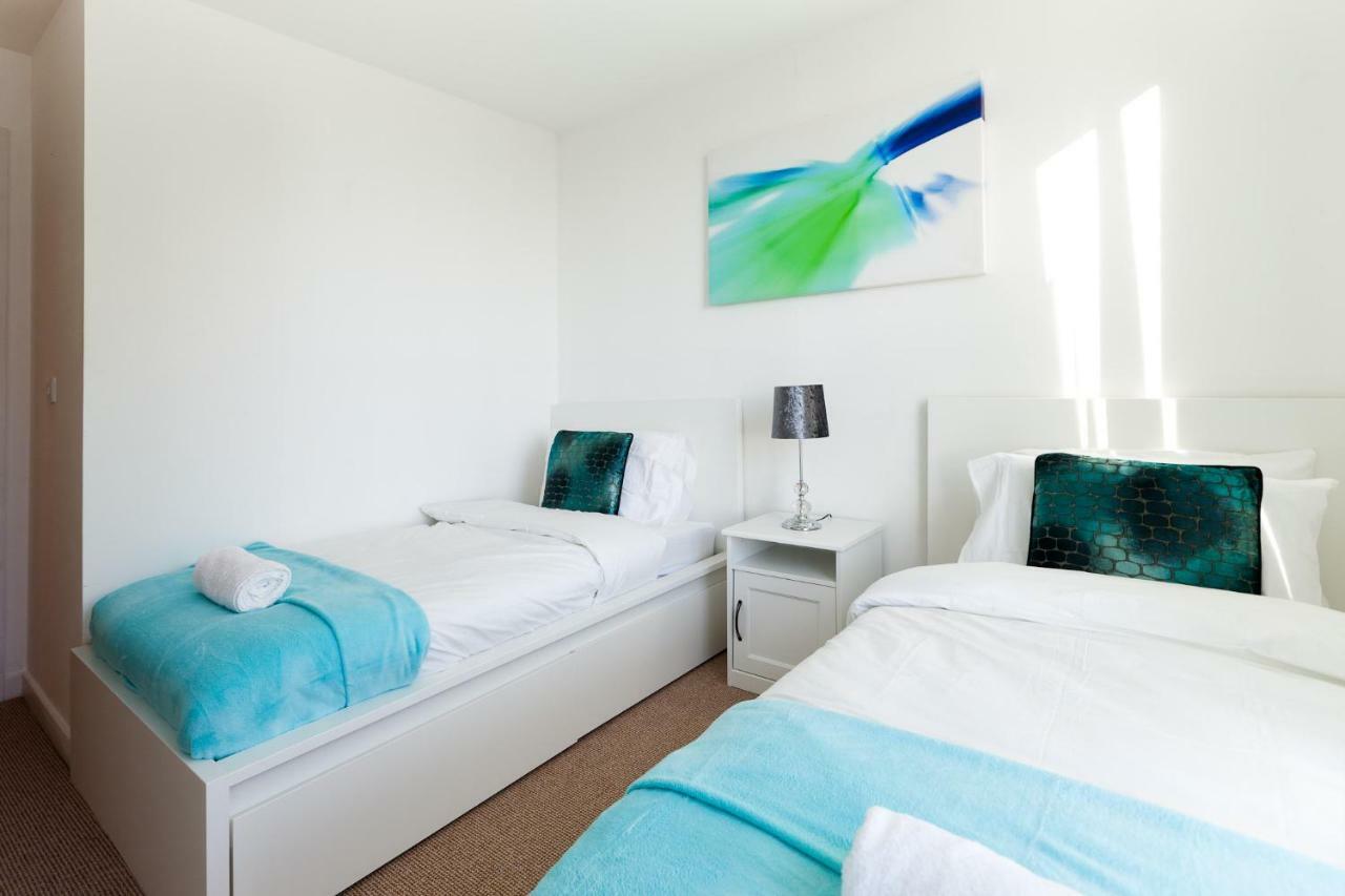 Smart Stay: 2-bed With Parking * Milton Keynes