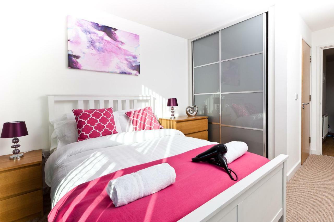 Smart Stay: 2-bed With Parking * Milton Keynes